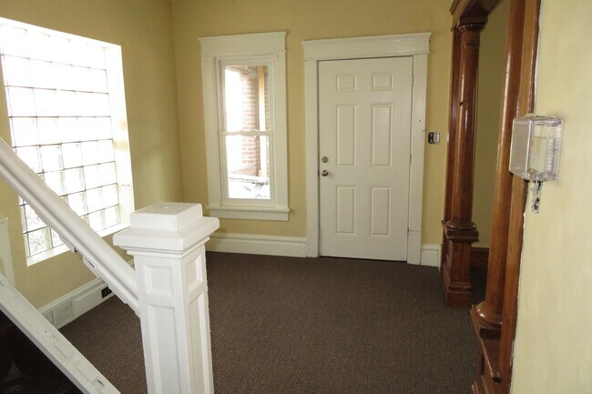 Building Photo - 424 Kirn Ave