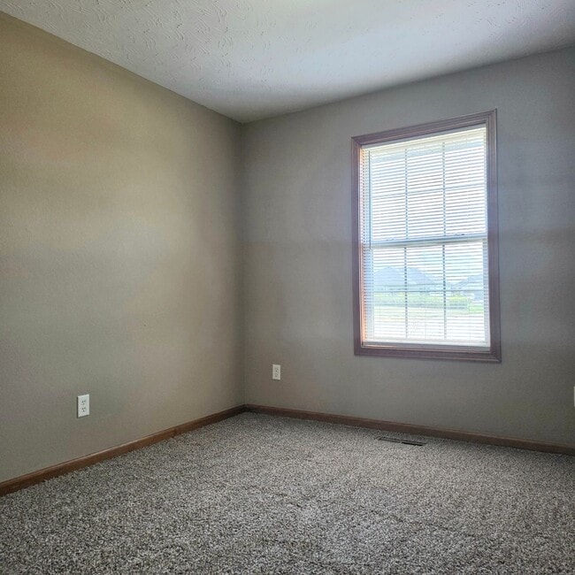 Building Photo - Charming 3-Bedroom Home in a Quiet Subdivi...