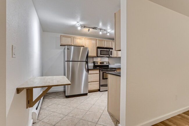 Building Photo - 1045 N Clarkson St