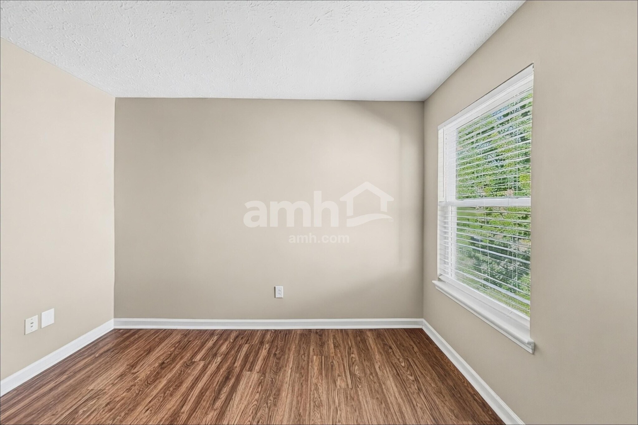 Building Photo - 10942 Alamosa Dr