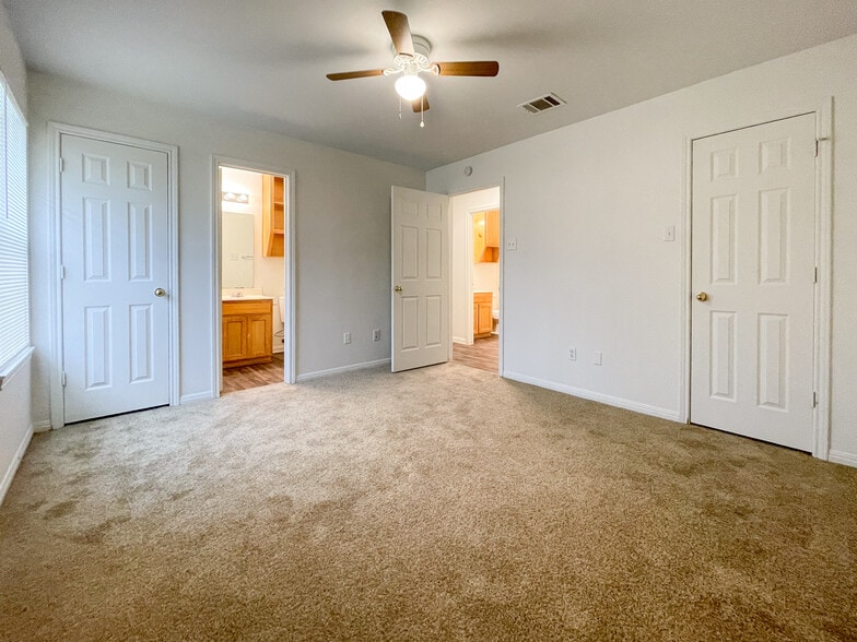 Building Photo - 177 Spring Country