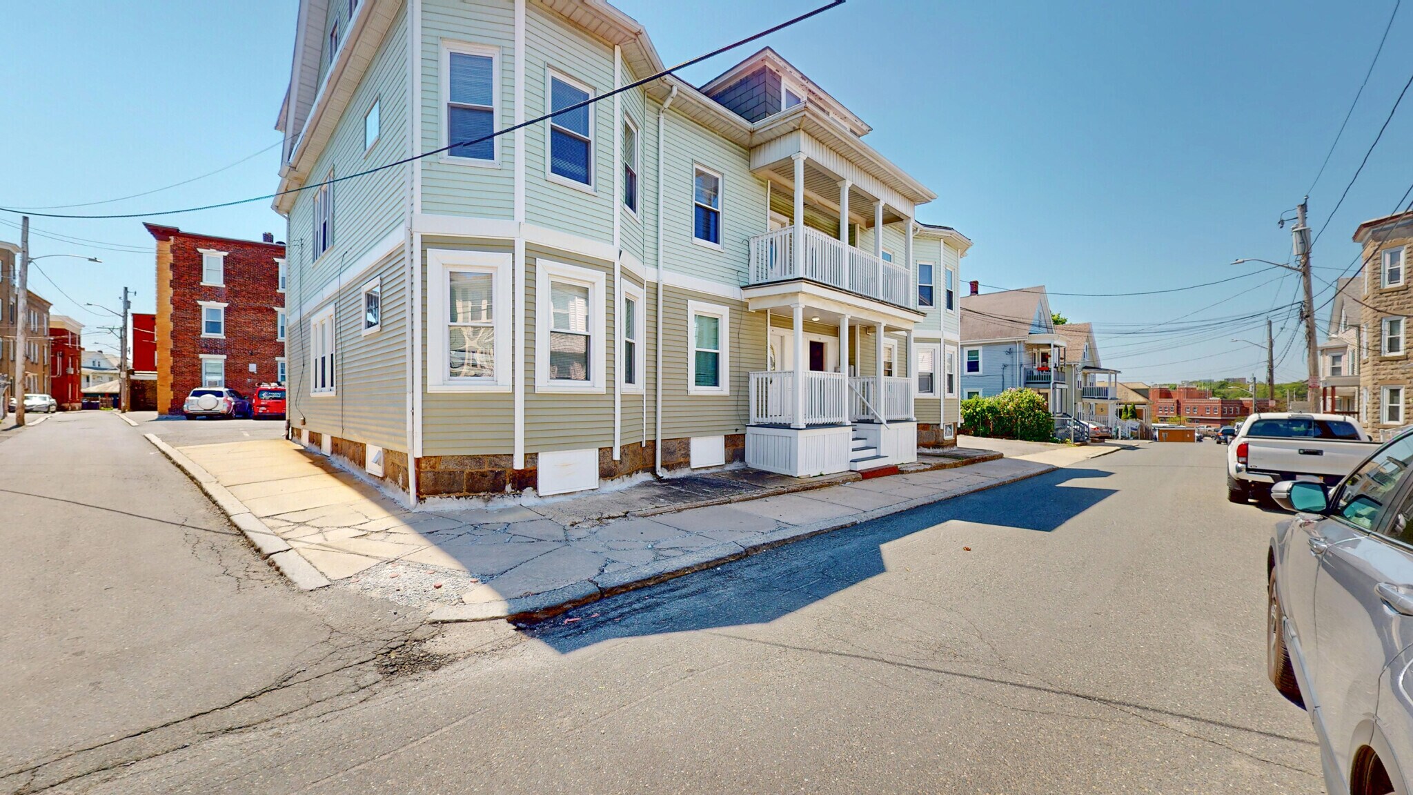 Building Photo - 8 Ropes St