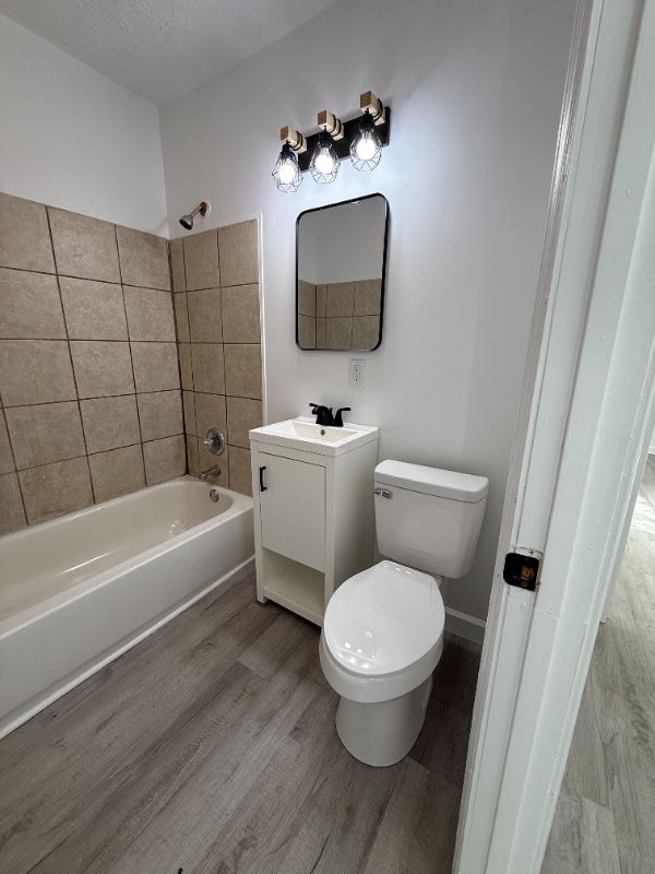 Building Photo - 4033 Porter Ave