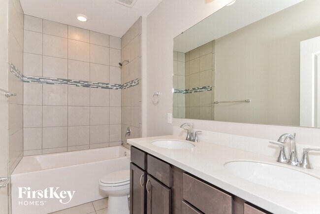 Building Photo - 4526 Birdsong Dr