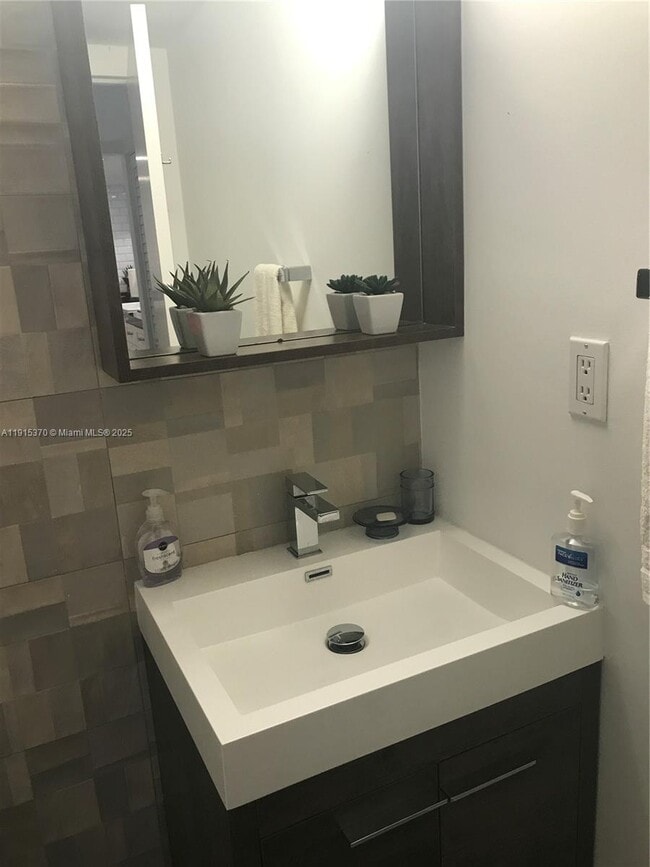 Building Photo - 555 NE 15th St