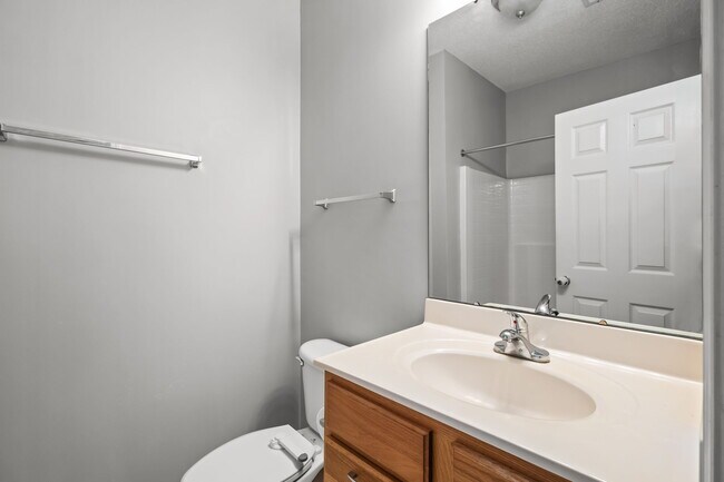 Building Photo - 3002 Greystone Pt