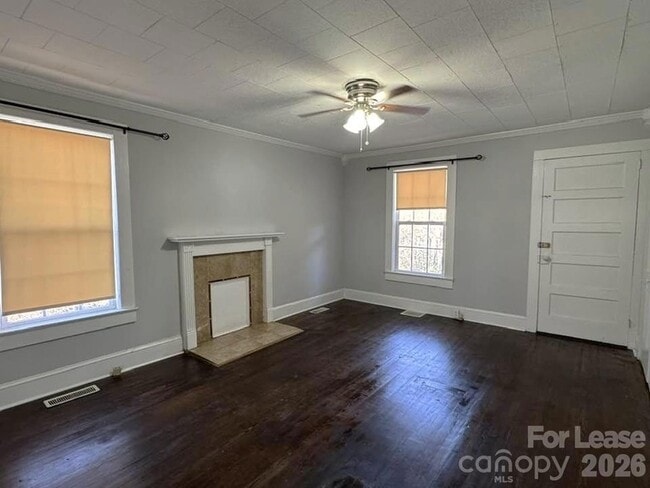 Building Photo - 70 Crowell Dr NW