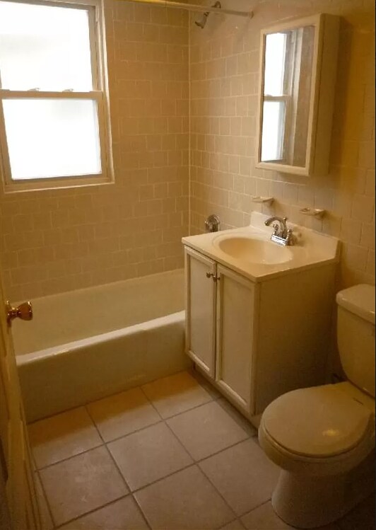 Building Photo - 13 Waterhouse St