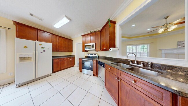 Building Photo - Cloverbrook in Auburn -