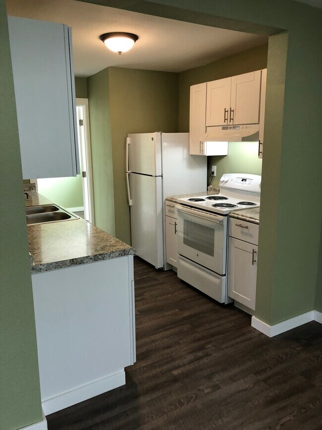 Primary Photo - 1242 Main St