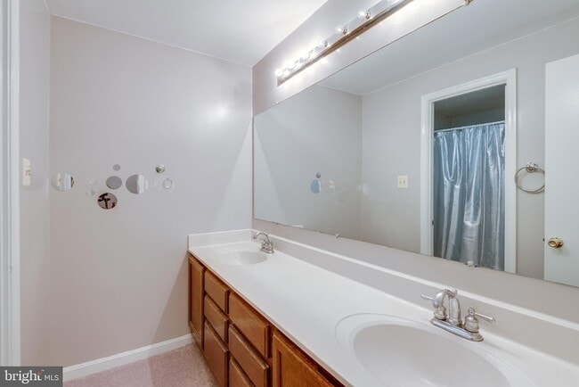 Building Photo - 2133 Whisper Way