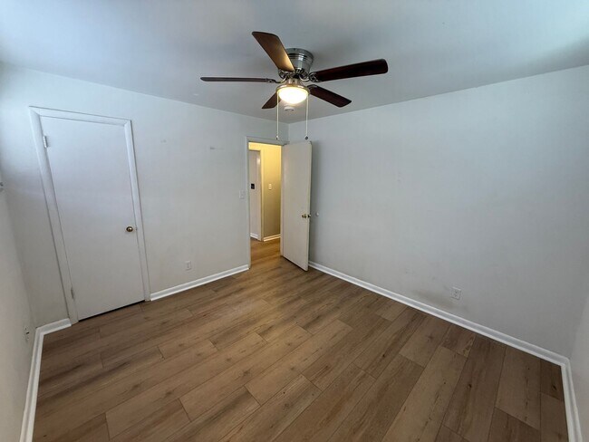 Building Photo - 5 Bedroom Home; Millcreek; 2800 sq ft; Large Fenced Yard