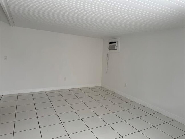Building Photo - 11111 SW 10th St