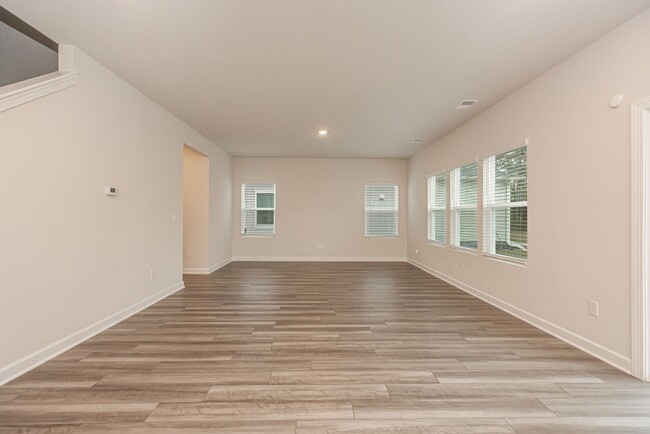 Building Photo - Picture-Perfect New Home in Clear Pond
