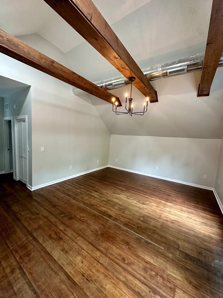 Building Photo - 1619 Starkweather Ave