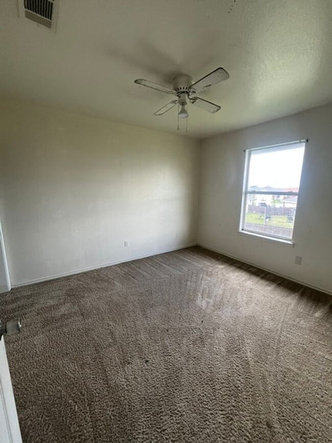 Building Photo - 1103 Horizon Dr