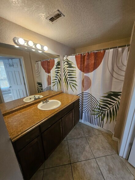 Building Photo - 5525 Pga Blvd