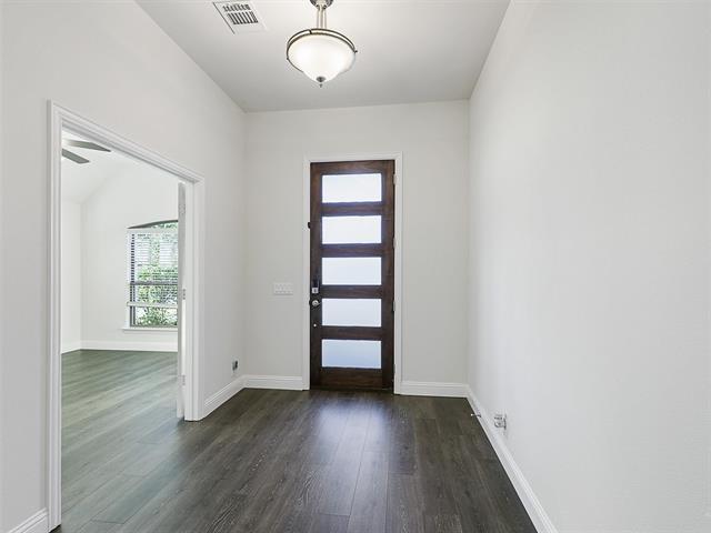 Building Photo - 2614 W Argyle Ln