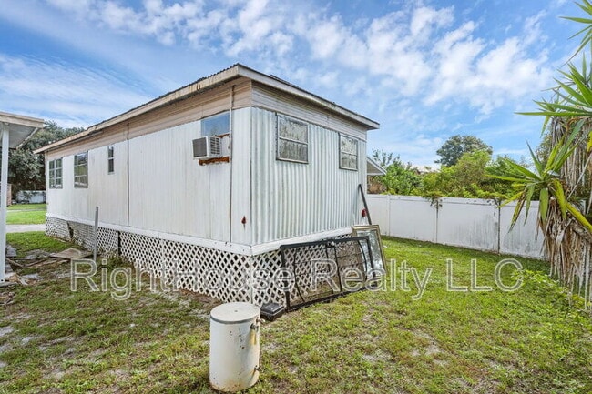 Building Photo - 2854 Lake Alfred Rd