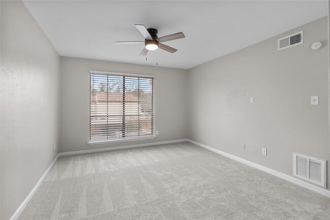 Building Photo - 5001 Lamonte Ln