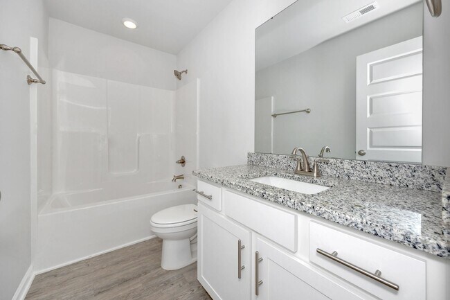 Building Photo - 3 Bedroom House in East Limestone