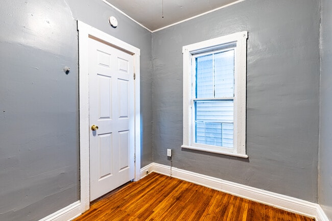 Building Photo - 243 Chamberlain St