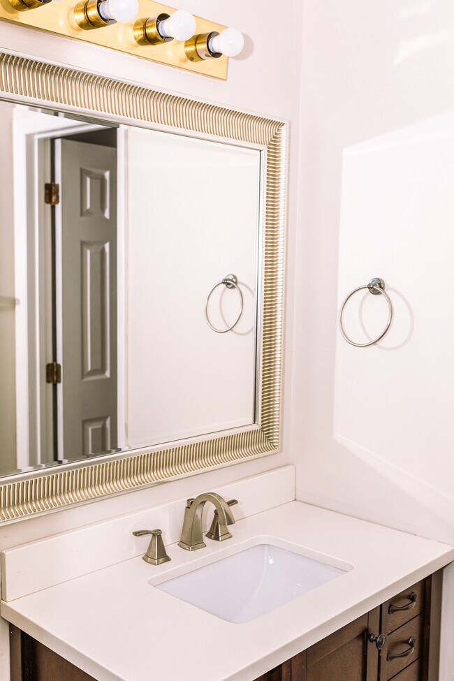 Building Photo - 9808 Emerald Point Dr