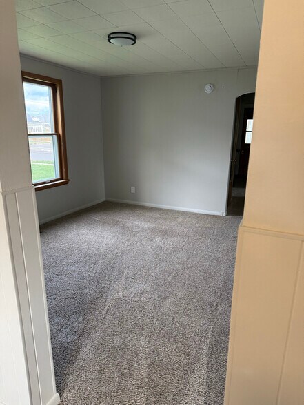 Building Photo - 809 McLean Ave