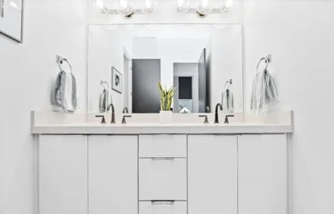 Building Photo - Beautiful 2020 Parade Home in Escondido Ranch