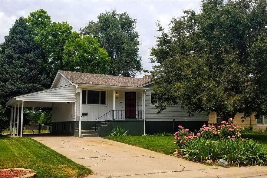 Gorgeous Duplex with mature trees, front patio, and carport - 3155 S Fox St