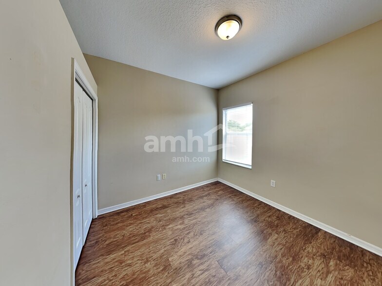 Building Photo - 7044 Monarch Park Dr