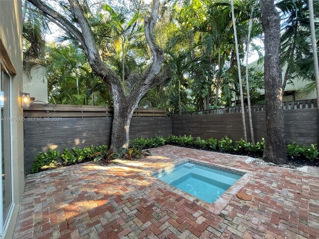 Building Photo - 2840 Shipping Ave