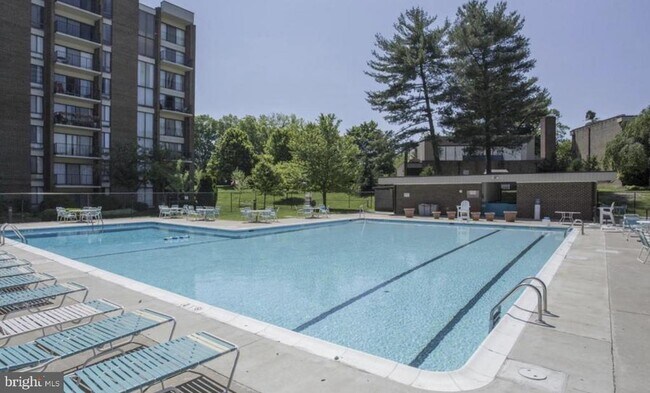 Building Photo - 2114 Bonnywood Ln