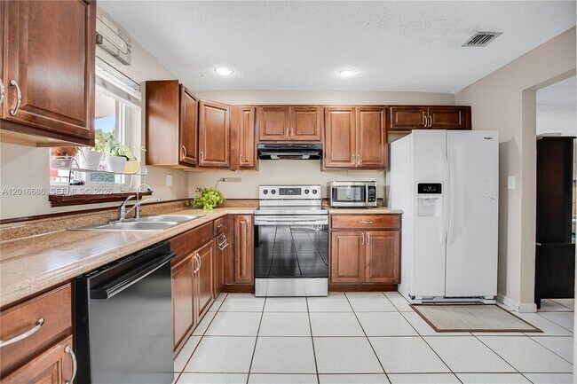Building Photo - 9330 SW 165th St
