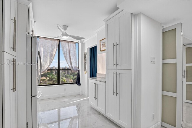 Building Photo - 7145 Promenade Dr