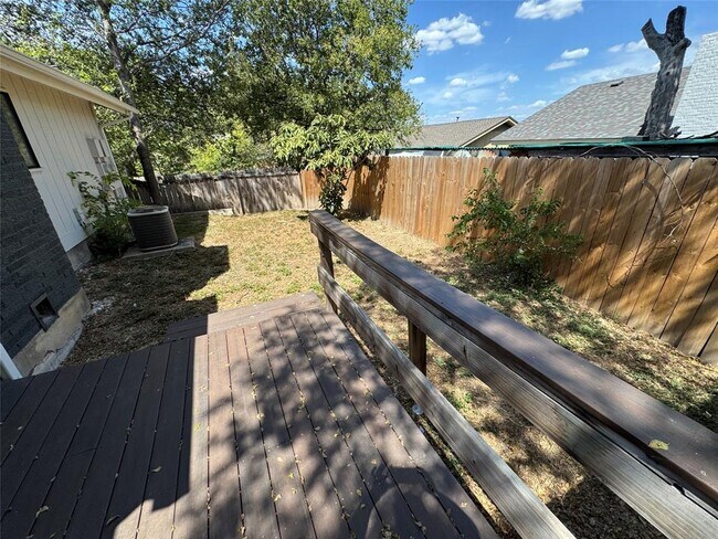 Building Photo - 9501 Quail Ct