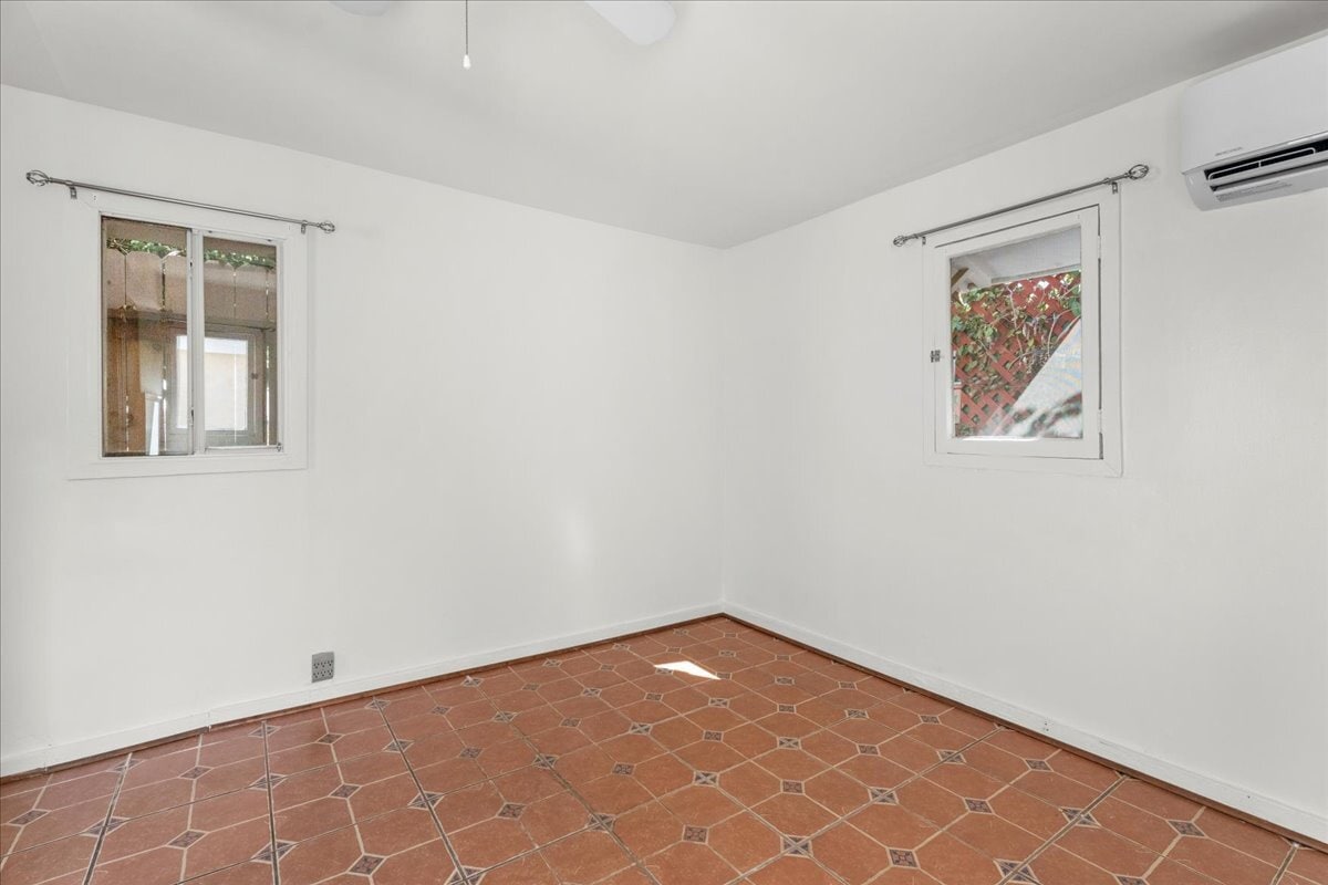 Building Photo - 4044 Huron Ave