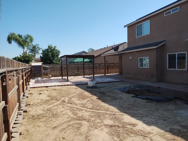 Building Photo - 1373 Manor Ave