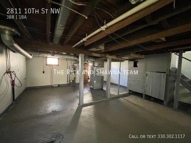 Building Photo - Three bedroom one bathroom home for rent