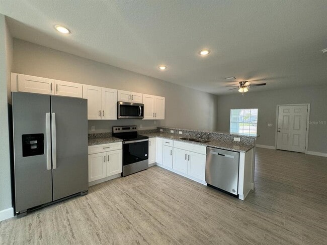 Building Photo - 726 Bobcat Ct