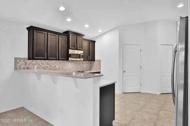 Building Photo - 276 W Adelaide Dr