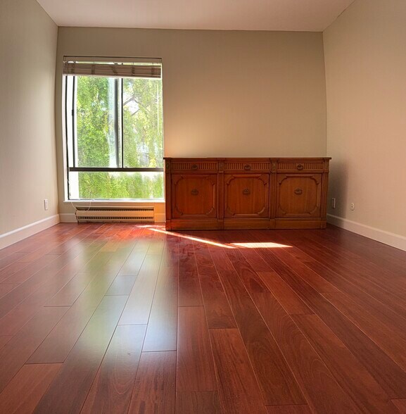 Building Photo - 4 Admiral Dr