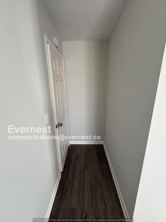 Building Photo - 193 W Canterbury Dr