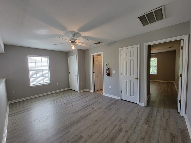 Building Photo - 4434 Gearhart Rd