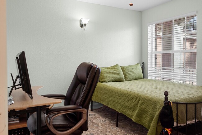 Building Photo - 8620 Breezy Hill Dr