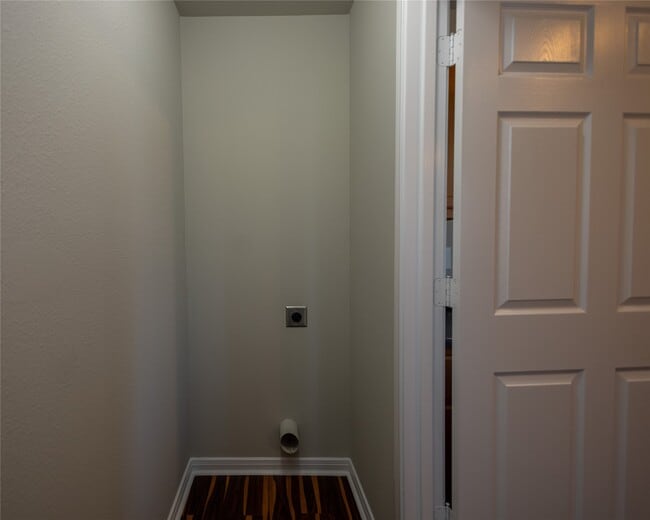 Building Photo - 1834 Roberts Ave