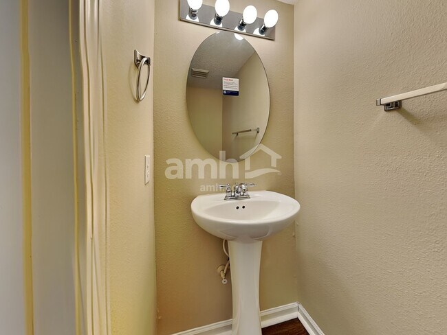 Building Photo - 1688 Harvest Meadow Dr