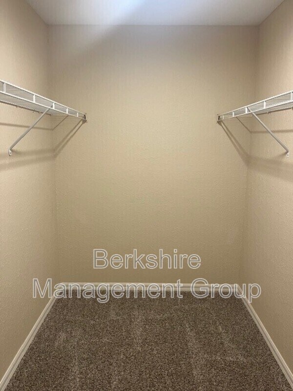 Building Photo - 1106 Brook Meadow Dr