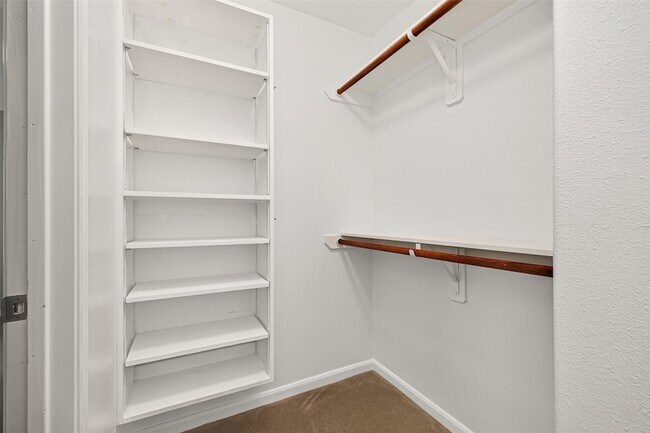 Building Photo - 5437 N Buffalo Cir