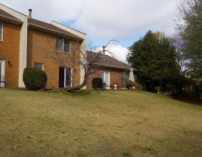 Building Photo - 2BR/2.5BA Townhome – Sweetwater Plantation (West Side)